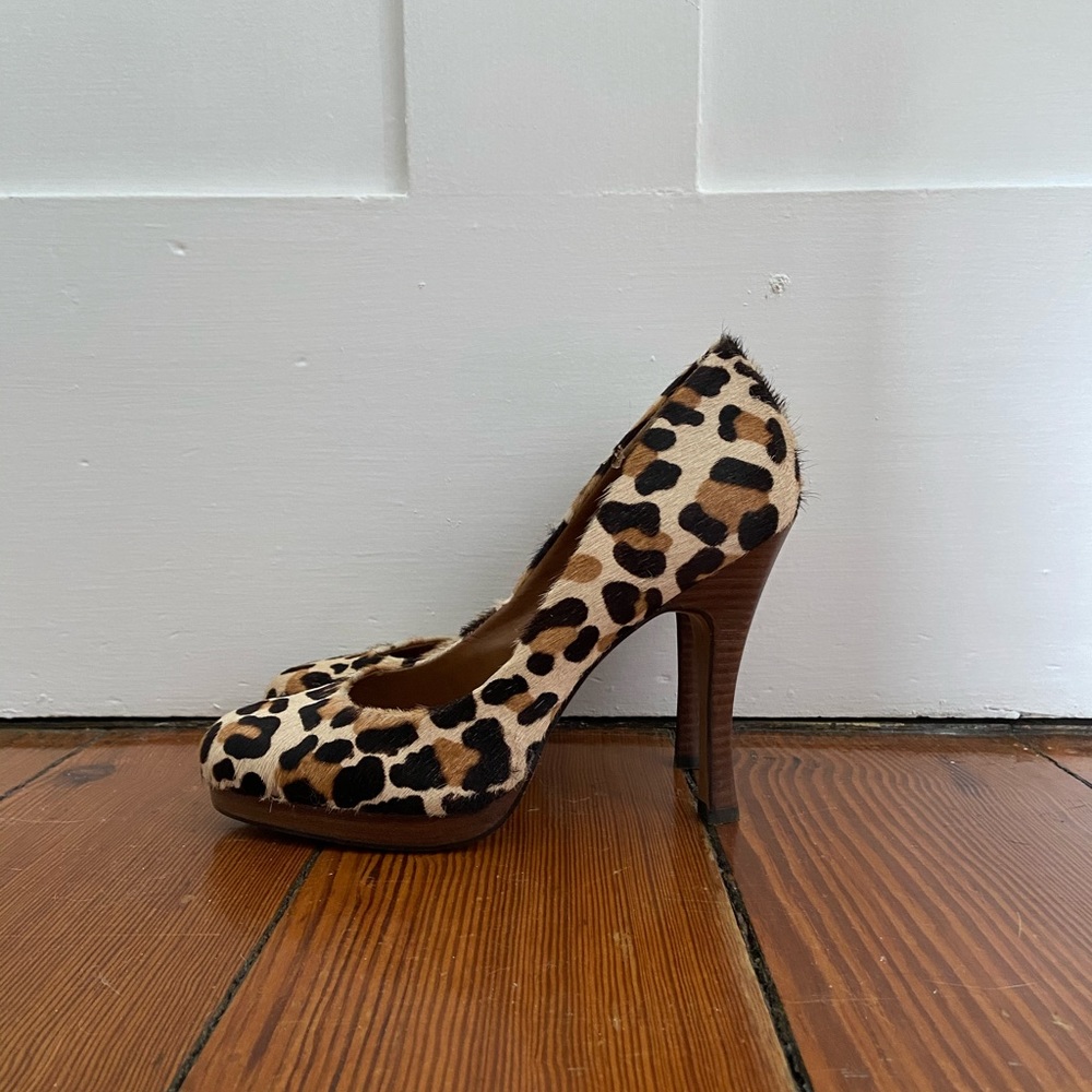 BCBG BG-Dania leopard print pump, size 7